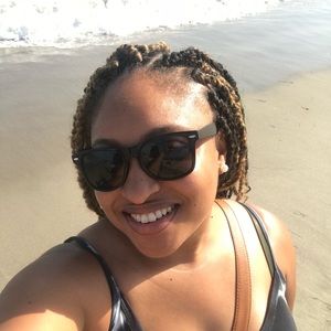 Meet your Posher, Danielle